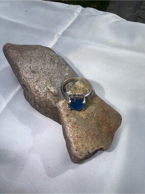 Ippolitta Silver Ring with Deep Blue Stone - Elegant Women's Jewelry